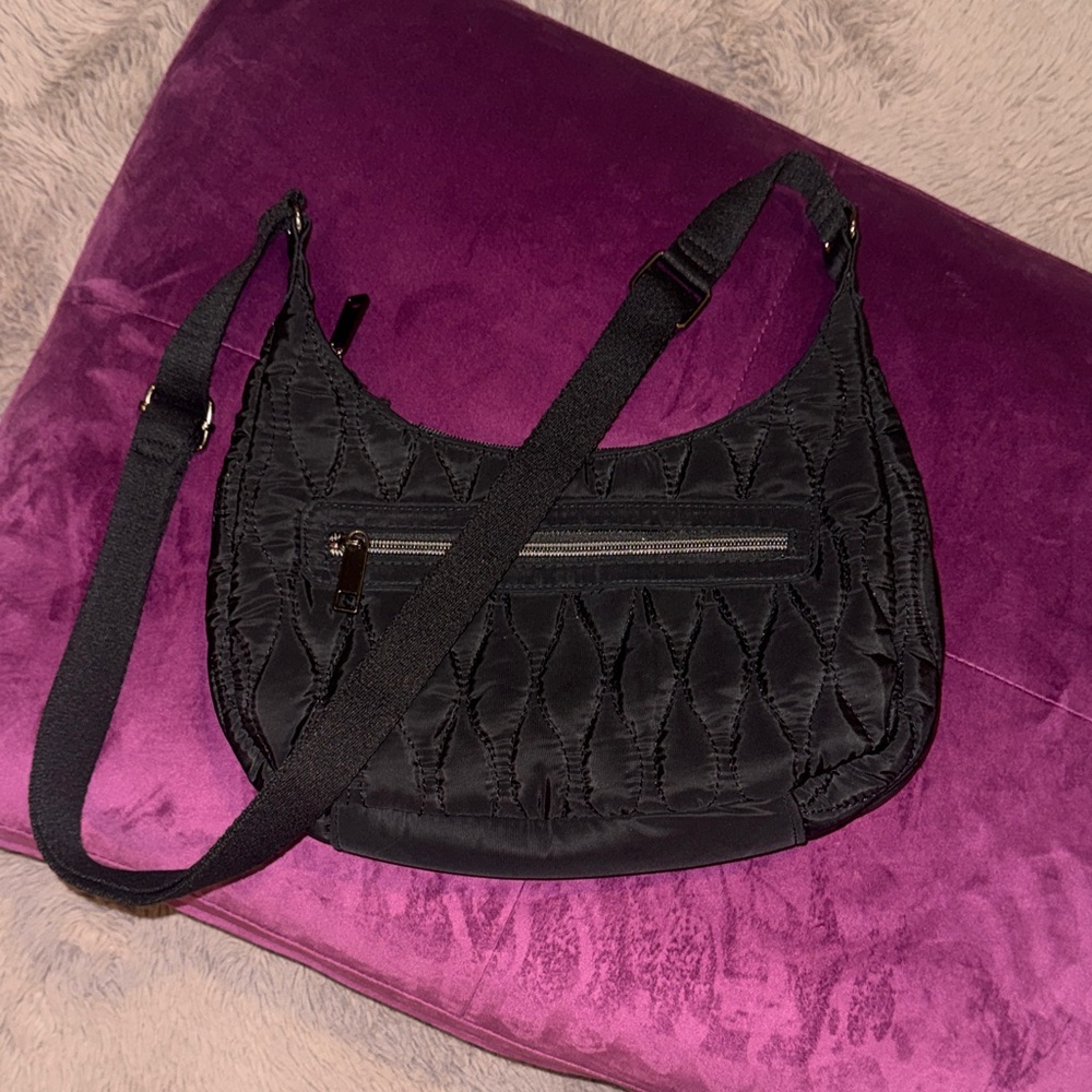 Black Quilted Shoulder Bag Adjustable Shoulder Strap Pocket Zipper Closure Purse - Picture 1 of 7